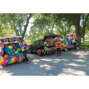 Be Kind Trunk-Or-Treat Decorating Kit - 30 Pc.<Oriental Trading Best Sale