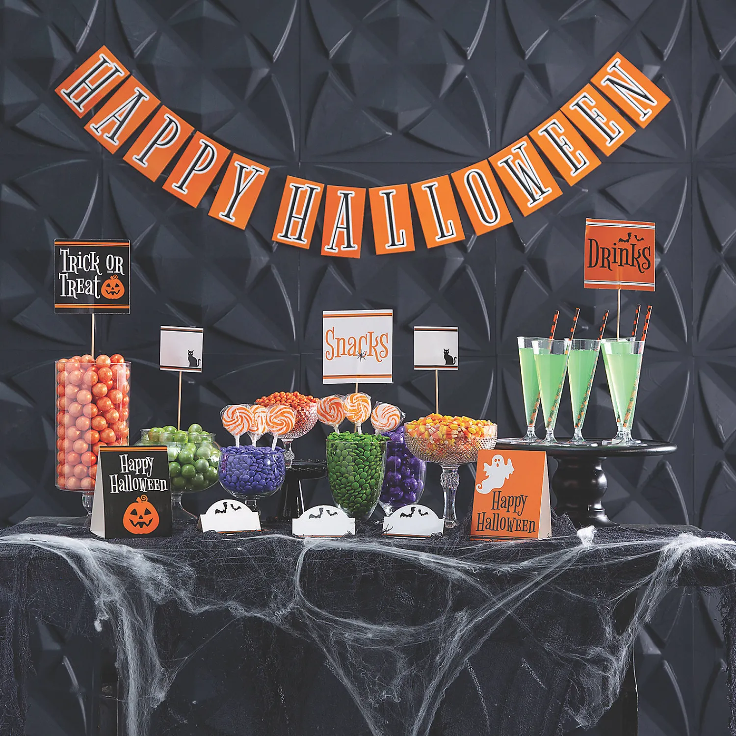 buffet_table_halloween_de_1.webp Buffet Table Halloween Decorating Kit<Oriental Trading Cheap