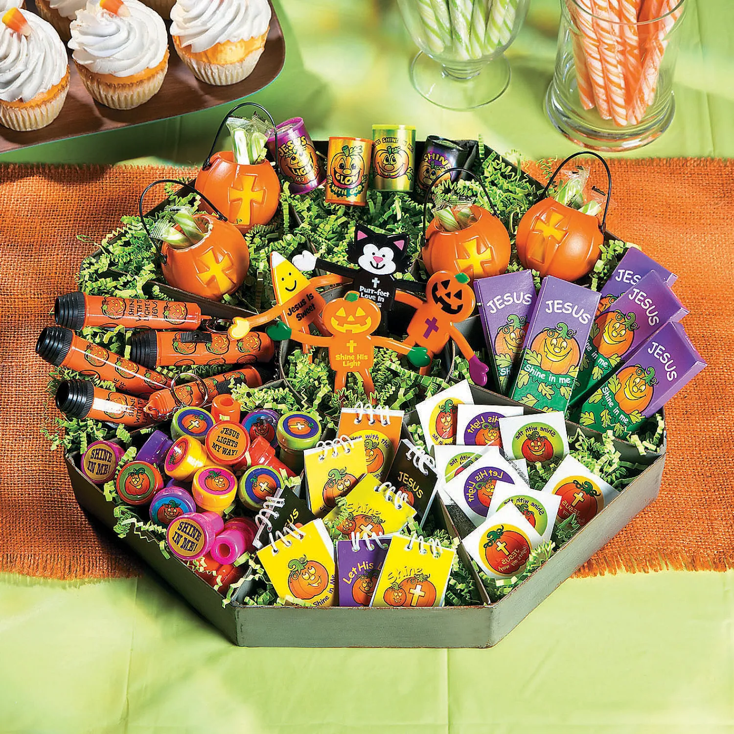 bulk__pc_christian_pumpki_2-1.webp Bulk 48 Pc. Christian Pumpkin Mini Spiral Notepads<Oriental Trading Cheap