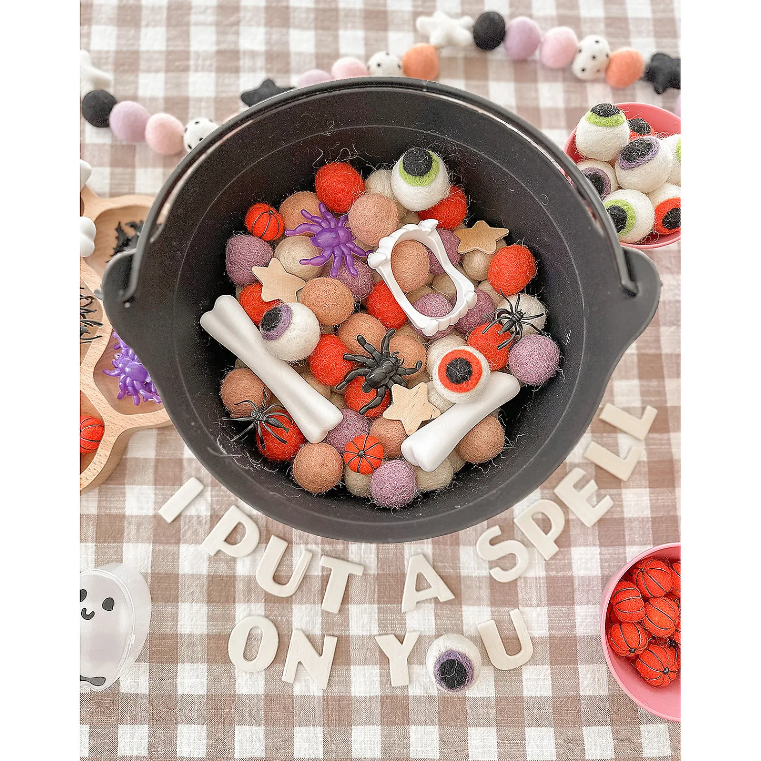 cauldron_trickortreat_buc_3.webp Cauldron Trick-Or-Treat Buckets - 12 Pc.<Oriental Trading Store