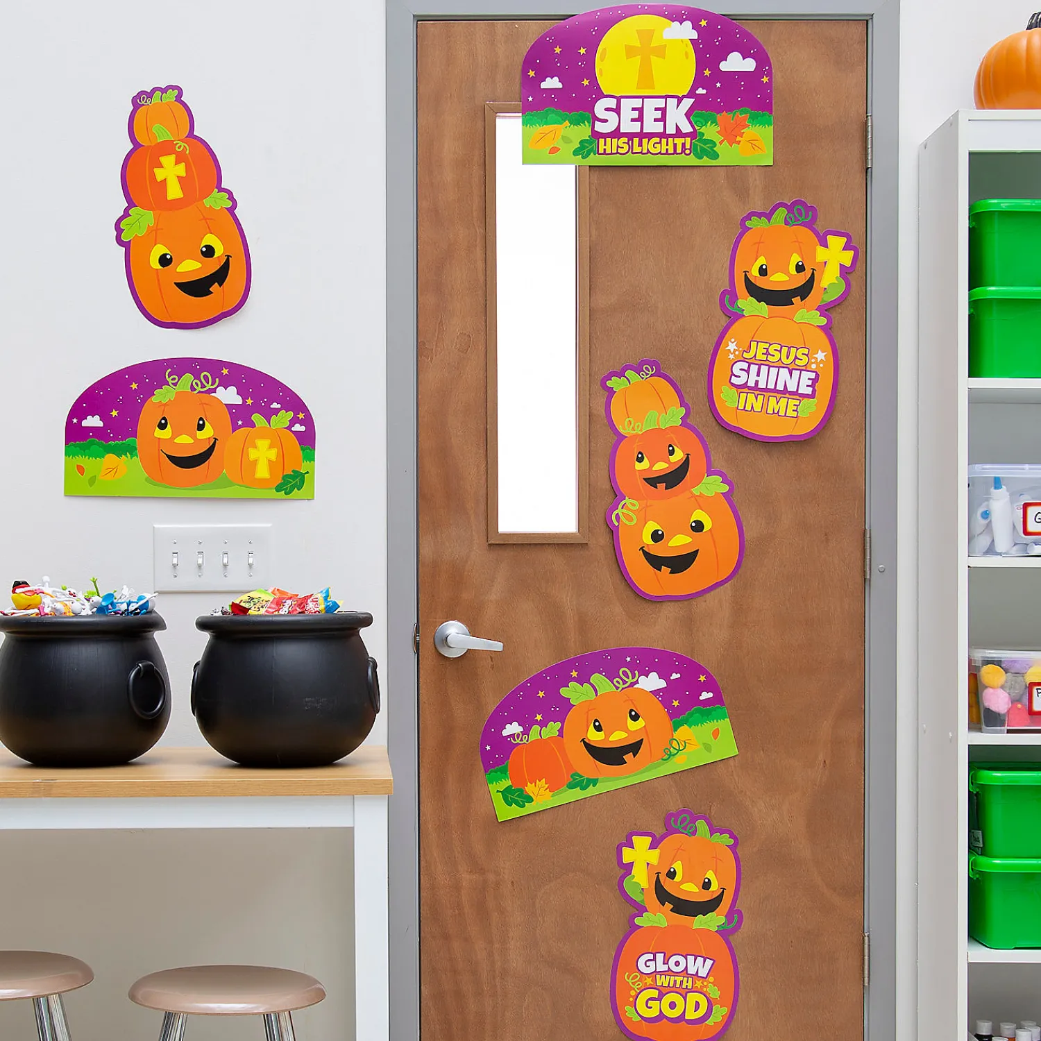 christian_pumpkin_trunkor_2-1.webp Christian Pumpkin Trunk-Or-Treat Decorating Basic Kit - 7 Pc.<Oriental Trading Shop
