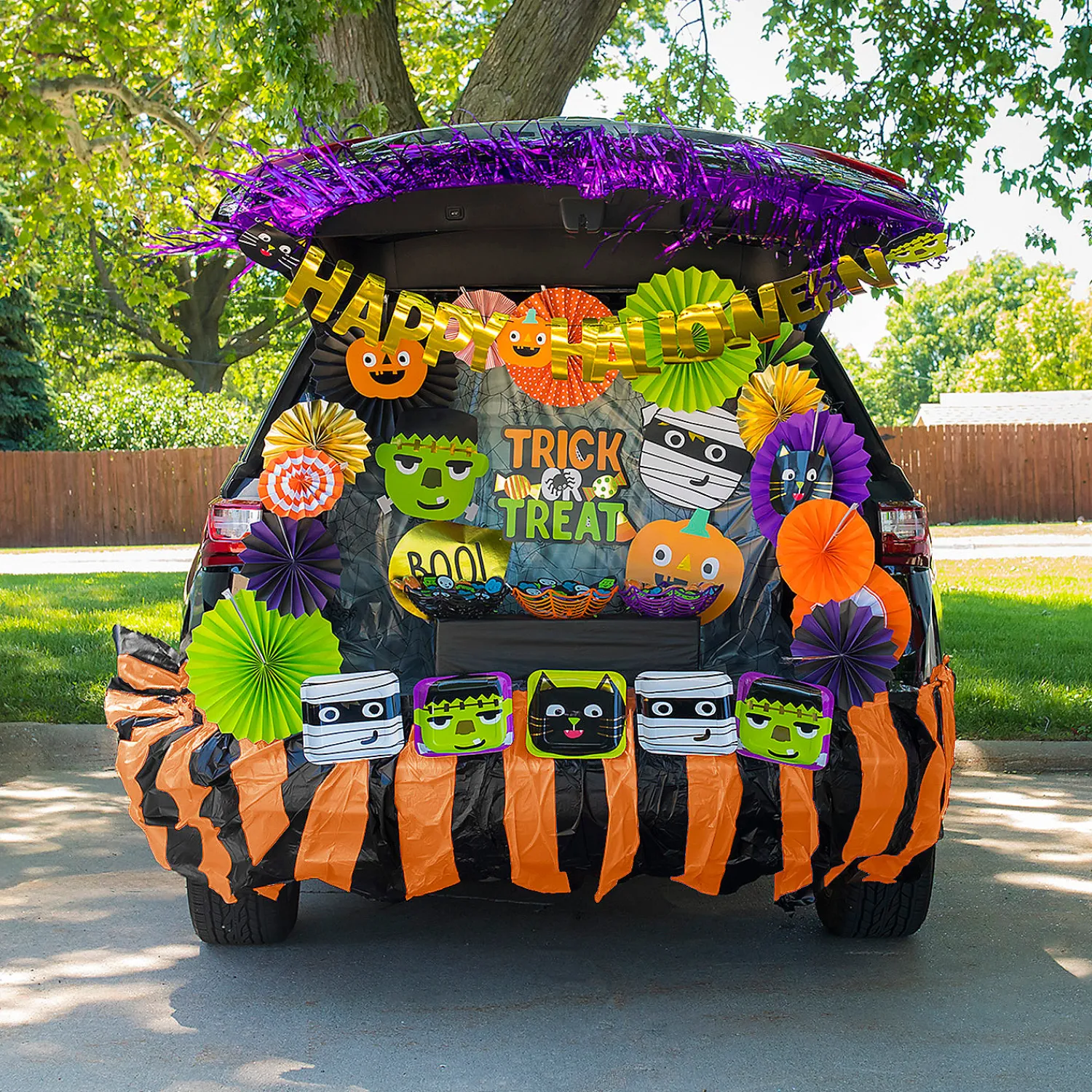 ghoul_gang_trunkortreat_d_0.webp Ghoul Gang Trunk-Or-Treat Decorating Kit - 34 Pc.<Oriental Trading Store