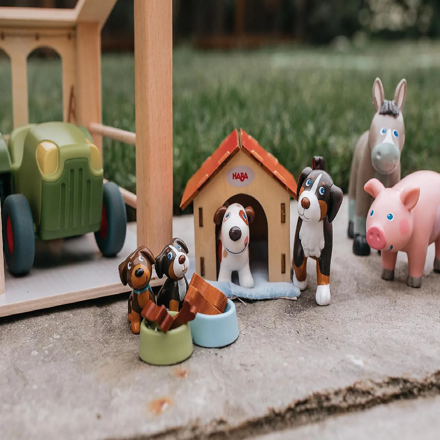 haba_little_friends_dog_l_3-1.webp Oriental Trading Character Toys*Haba Little Friends Dog Lucky - Pet Toy Figure With Doghouse & Wooden Bones