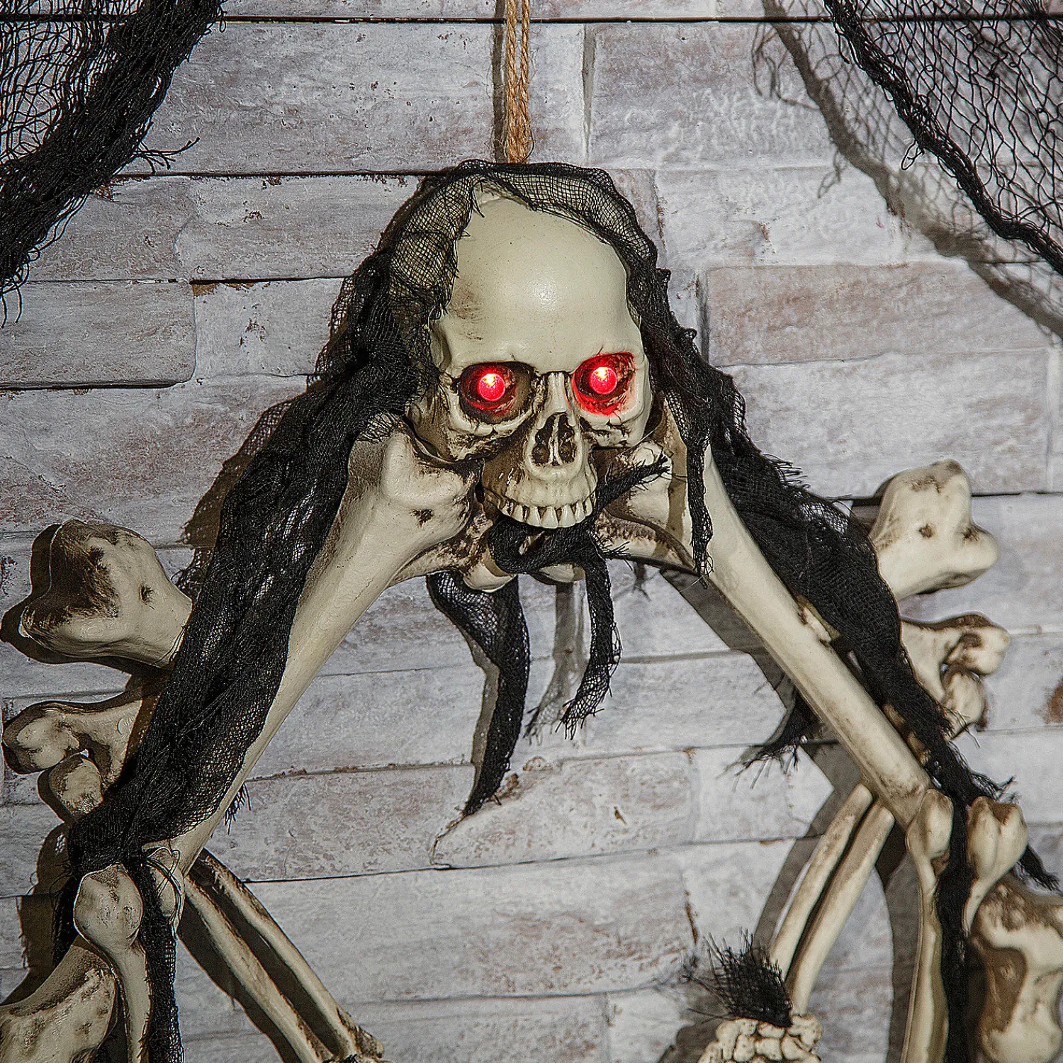 lightup_skeleton_hallowe_1.webp 16.5" Lightup Skeleton Halloween Wreath<Oriental Trading Flash Sale