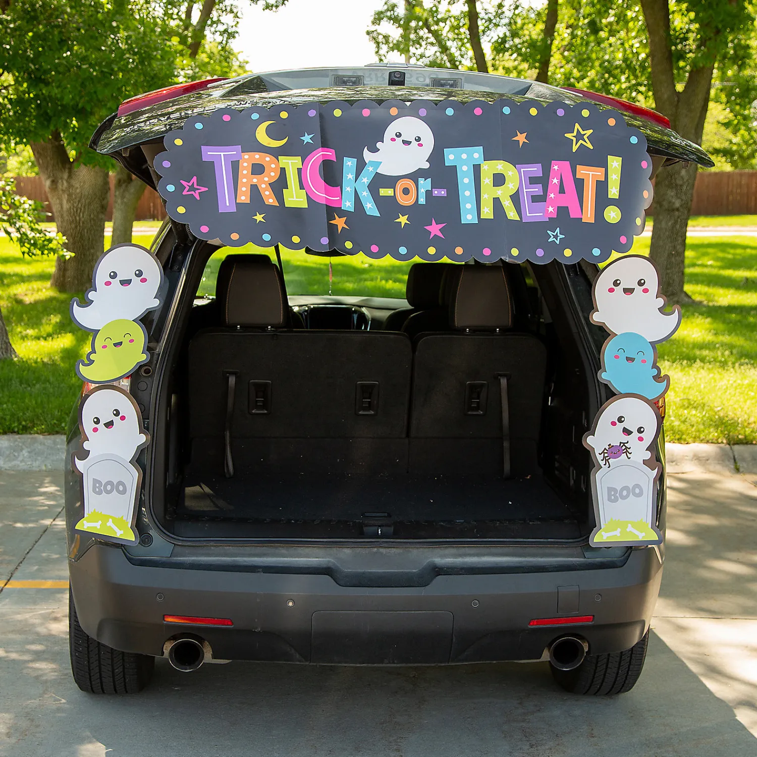 value_ghost_trunkortreat__0.webp Value Ghost Trunk-Or-Treat Decorating Kit - 5 Pc.<Oriental Trading Fashion